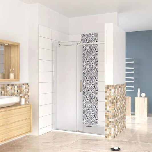 Mampara frontal corredera con tratamiento antical de 8 mm, diseño de cristal opaco